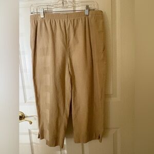 Drapers & Damons Pull On Capris PL Tan
Calcutta Cloth